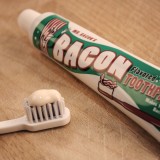 Dentifricio gusto Bacon