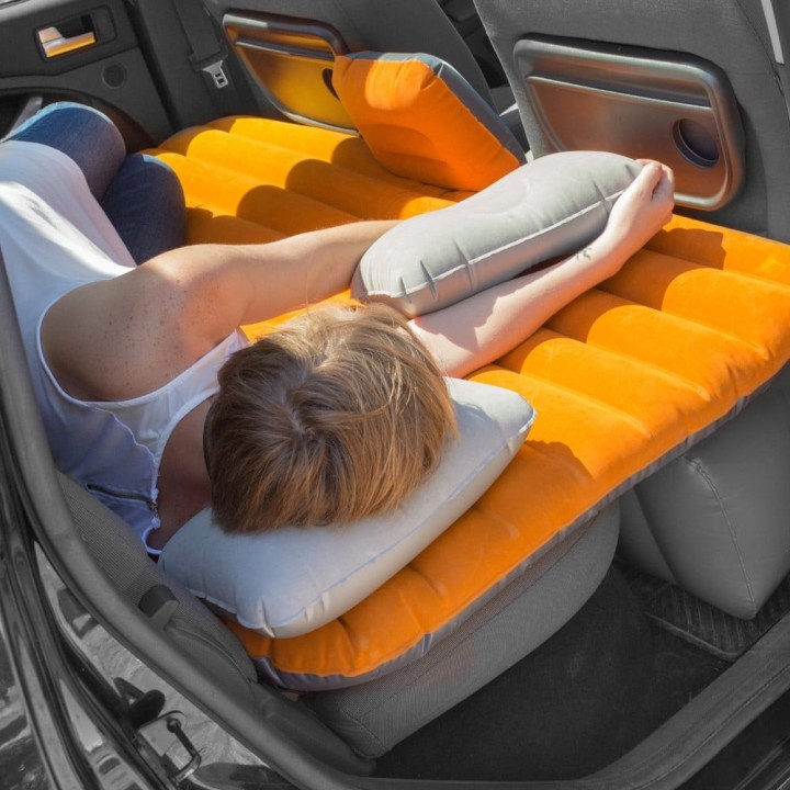 Letto gonfiabile per auto