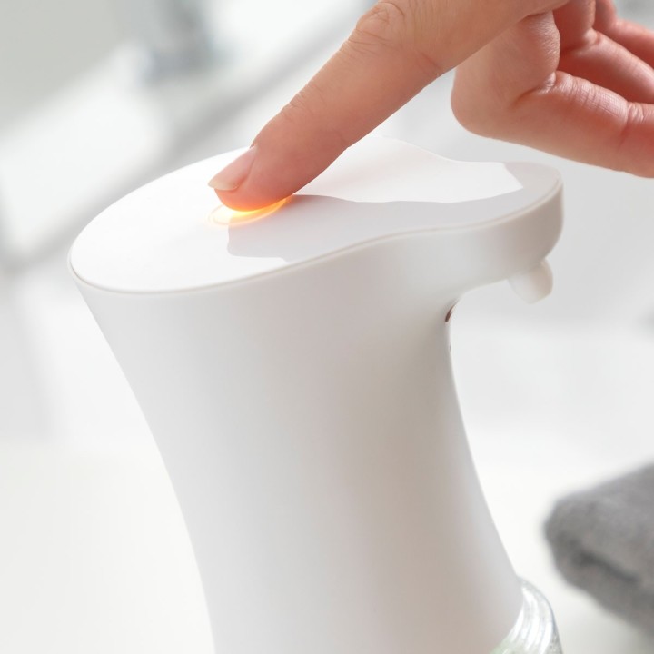 Dispenser automatico di schiuma di sapone
