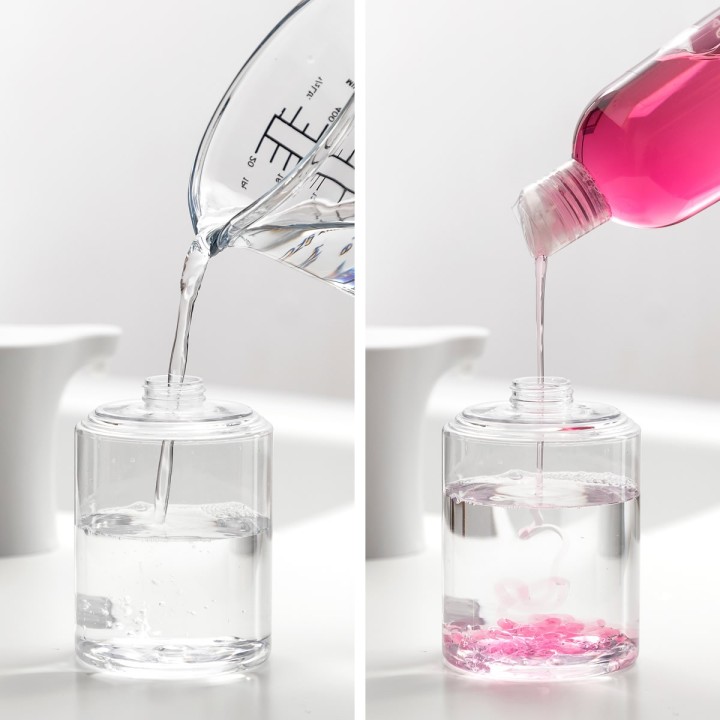 Dispenser automatico di schiuma di sapone