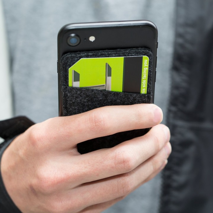 Portatessere in feltro per smartphone
