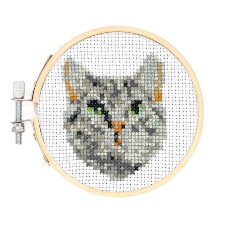 Mini gatto al punto croce