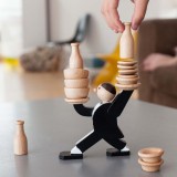 Gioco il cameriere equilibrista
