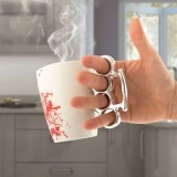 Tazza tirapugni insanguinata