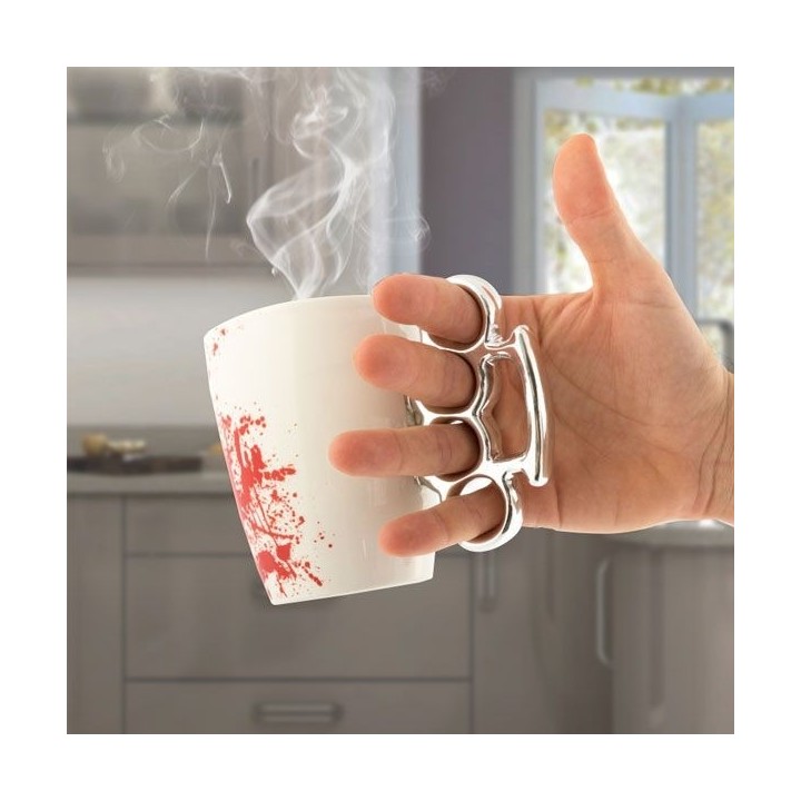 Tazza tirapugni insanguinata