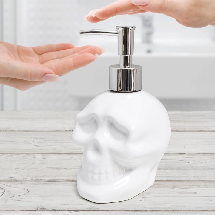 Teschio dispenser di sapone