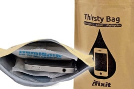 Thirsty Bags, la busta assorbi-umidità per dispositivi bagnati Thirsty Bags, la busta assorbi-umidità per dispositivi bagnati