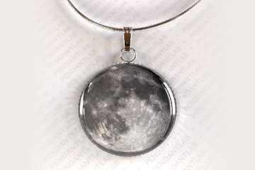 Il ciondolo lunare