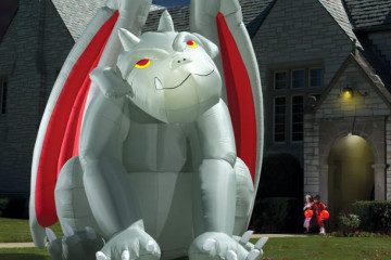 Gargoyle gonfiabile gigante