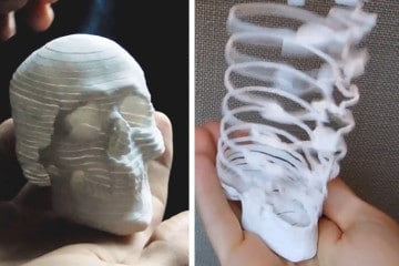 La molla Slinky a forma di teschio
