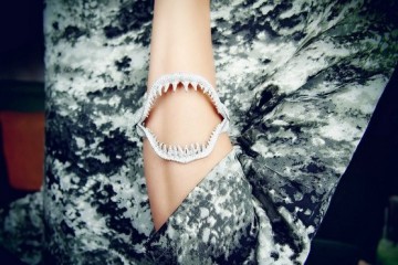 Bracciale bocca di squalo