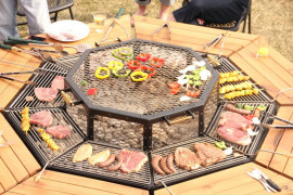 tavolo-ottagonale-con-barbecue