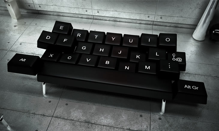 divano-tastiera-qwerty