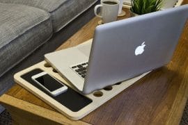 Postazione MacBook da divano