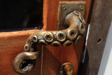 Un tentacolo per maniglia