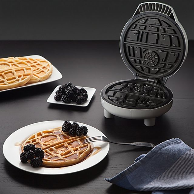 morte-nera-waffle-maker
