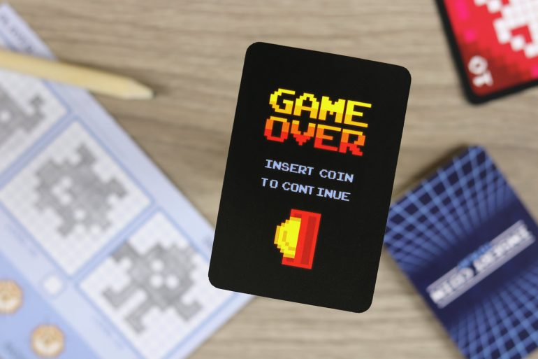 Insert Coin to Play (carta game over)